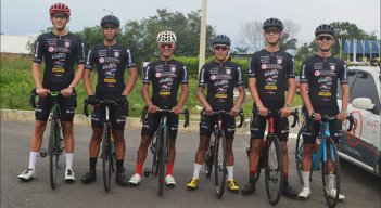 Delegación del Team Saavedra para la Vuelta al Táchira 2022.