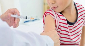 Piden vacunar a los niños contra el sarampión y la rubéola. / Foto: Cortesía / La Opinión 