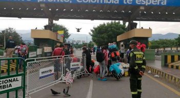 la parada tendrá comandante de policía especial,/La Opinión