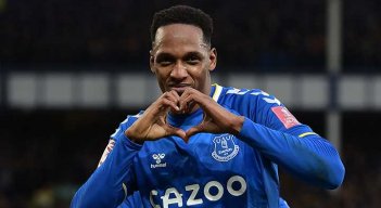 Yerry Mina venía con buen ritmo jugando con  el Everton, pero de nuevo las lesiones lo traicionan. 