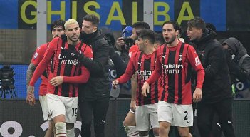 El  AC Milan se montó en el liderato de la Liga italiana.