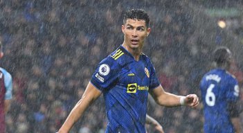 Cristiano Ronaldo jugó 22 minutos en el empate de su equipo Manchester United.