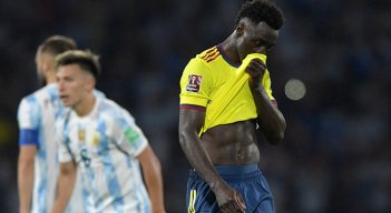Dávinson Sánchez con la Selección Colombia. 