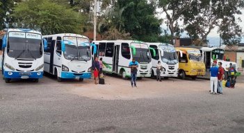 Más de 7000 empleos directos e ven amenazados por los transportes ilegales. / Foto: Cortesía / La Opinión