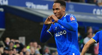 Yerry Mina anotó en la victoria 4-1 del Everton. 