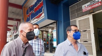 Gremios de profesores del Táchira exigen respuestas a la Zona Educativa. Foto Anggy Polanco 