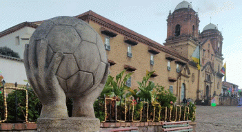 Monguí: un pueblo boyacense dedicado a la creación de balones