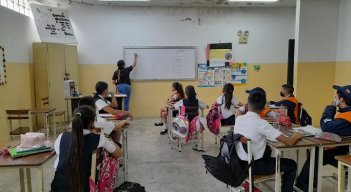 Estudiantes presentan deficiencias en materias prácticas tras dos años de pandemia. / Foto: Anggy Polanco / La Opinión