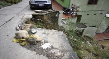 Calle 2 del barrio Los Alpes en Cúcuta./Foto: Jorge Iván Gutiérrez./La Opinión.