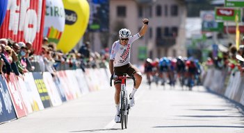 Bouchard gana primera etapa del Tour de los Alpes