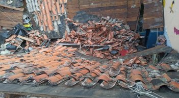 Techo del liceo de Seboruco colapsó desde hace meses. Foto : Cortesía / La Opinión