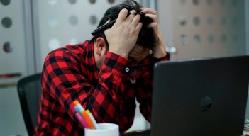 ¿Qué es la psicología positiva y cómo influye en la salud mental en el trabajo?