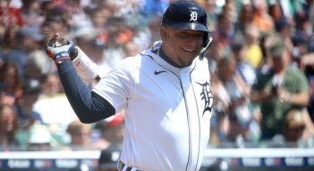 Miguel Cabrera, estrella de los Tigres de Detroit, se convirtió en el primer beisbolista venezolano en conectar 3.000 hits en las Grandes Ligas de béisbol, una hazaña que solo han logrado 33 jugadores en la historia.