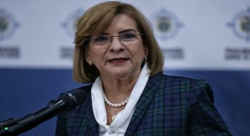 Procuradora defiende su atribución de suspender alcaldes de sus funciones