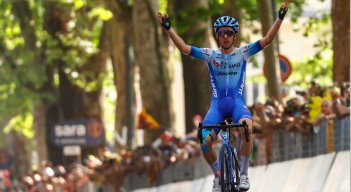 Simon Yates voló en la etapa 14 del Giro de Italia