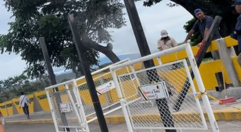 Túnes en el Puente Internacional Simón Bolívar