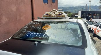 Transportistas del Táchira que viajan a la frontera amenazan con Hora Cero. / Foto: Anggy Polanco /La Opinión 