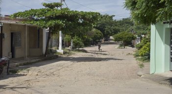 Muchas vías están en mal estado, de Infraestructura recibieron una visita hace unos meses, pero la intervención no se ve. / Foto: Pablo Castillo/La Opinión  