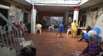 El hogar está ubicado en el barrio El Contento. Las ayudas han disminuido en los últimos años./ Foto: Pablo Castillo/La Opinión