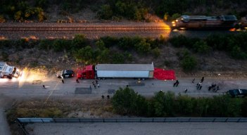 Hallan 46 migrantes muertos en un camión en Texas./Foto: internet
