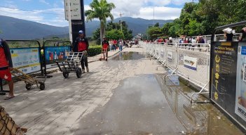 Venezuela debe afrontar varios obstáculos para que se origine el comercio internacional de forma legal. Foto Anggy Polanco / La opinión 