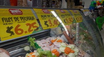 Inflan los precios en pesos y en dólares en Táchira. /  Foto:  Anggy Polanco / La Opinión 