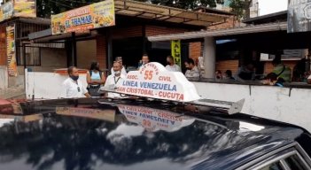  Transportadores del Táchira se alistan para retomar la ruta directa San Cristóbal - Cúcuta. / Foto: Anggy Polanco /La Opinión 