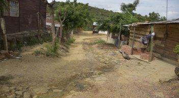 El asentamiento, que está conformado por unas 370 familias, está ubicado a un costado del anillo vial, en el occidente de Cúcuta. / Fotos: Pablo Castillo/La Opinión