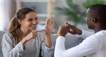 Personas con pérdida auditiva entre 26 y 40 decibeles (leve) no requerirán ninguna adaptación en su vehículo. / Foto: Tomadas de Internet