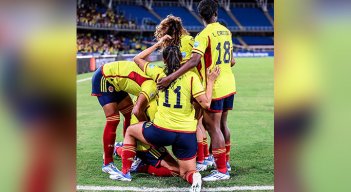 Colombia golea 4-2 a Paraguay