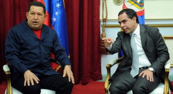 En 2010, Armando Benedetti, como presidente del Congreso, hizo parte del proceso de relanzamiento de relaciones entre Juan Manuel Santos y Hugo Chávez. / Foto AFP
