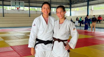 Johana Orozco y Maryuri Ureña en República Dominicana. 