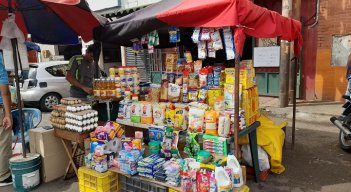 Pie de foto: Sobreprecios de los productos colombianos en Venezuela se reducirían con apertura comercial de la frontera. / Foto: Anggy Polanco / La Opinión 