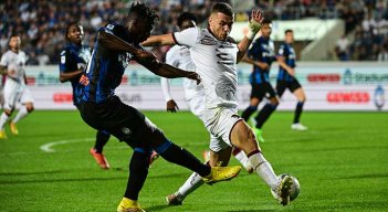 Duván Zapata, delantero del Atalanta de Italia de la primera división.