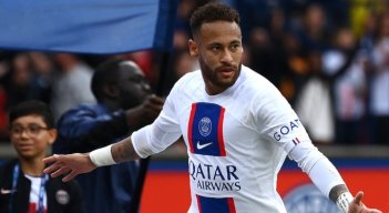 El controvertido futbolista  Neymar Jr estuvo cerca de salir París Saint Germain.  