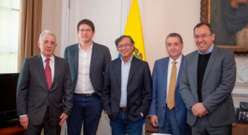 Álvaro Uribe y Gustavo Petro.
