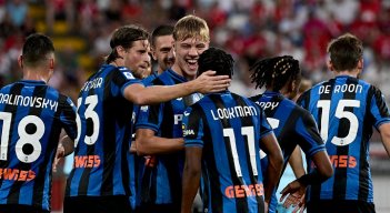 Atalanta de Bérgamo comanda la  Serie A italiana.