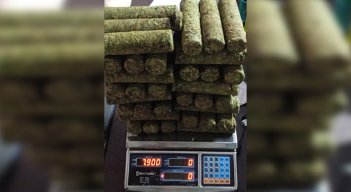 Droga camuflada en tubos de silicona fue hallada en el Ernesto Cortissoz./Foto: Colprensa