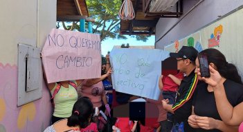 Protestaron en zona popular de San Cristóbal por cambios de directoras de planteles.