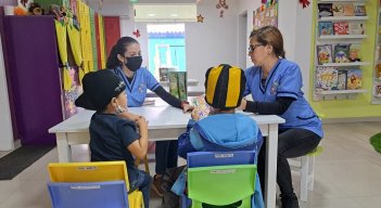 Pie de foto: En San Cristóbal hay muchos niños en vulnerabilidad extrema./  Foto:  Anggy Polanco / La Opinión 