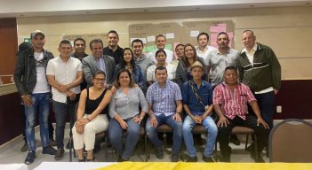 Delegados del Gobierno se reunieron con organizaciones campesinas para preparar la asamblea cocalera convocada por el presidente Petro./Foto cortesía