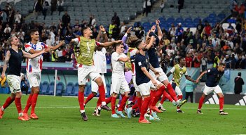 Francia gana 4-1 a Australia en su inicio en Mundial