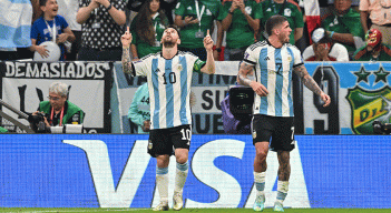 Messi alcanza a Maradona como argentino con más partidos en Mundiales./Foto: AFP