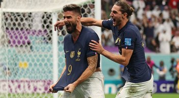 Giroud lleva a Francia semifinales. 