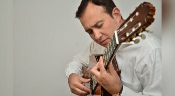 Jesús E. González, homenajeado por  el Coro de Ópera de Colombia 