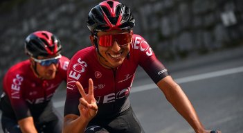 El pedalista cundinamarqués Egan Bernal se alista para su primera carrera de 2023.