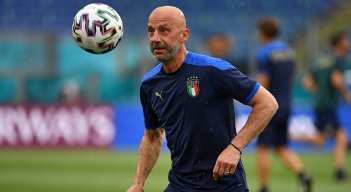Gianluca Vialli, gran figura de la Sampdoria, enluta al fútbol italiano.