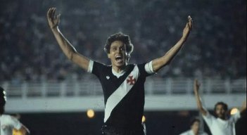 Roberto Dinamita fue uno de los grandes jugadores que tuvo la selección brasileña e la década de los años 70 y 80.