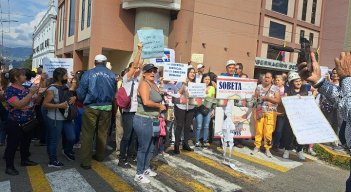 Exigen al gobernador Freddy Bernal que los atienda 