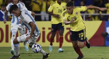 La selección juvenil de Colombia espera conseguir el triunfo ante la dura Uruguay.